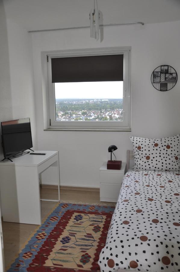 Ueber Den Wolken Und Super Zentral Zwischen Frankfurt Und Darmstadt - 100Qm Langen  Esterno foto