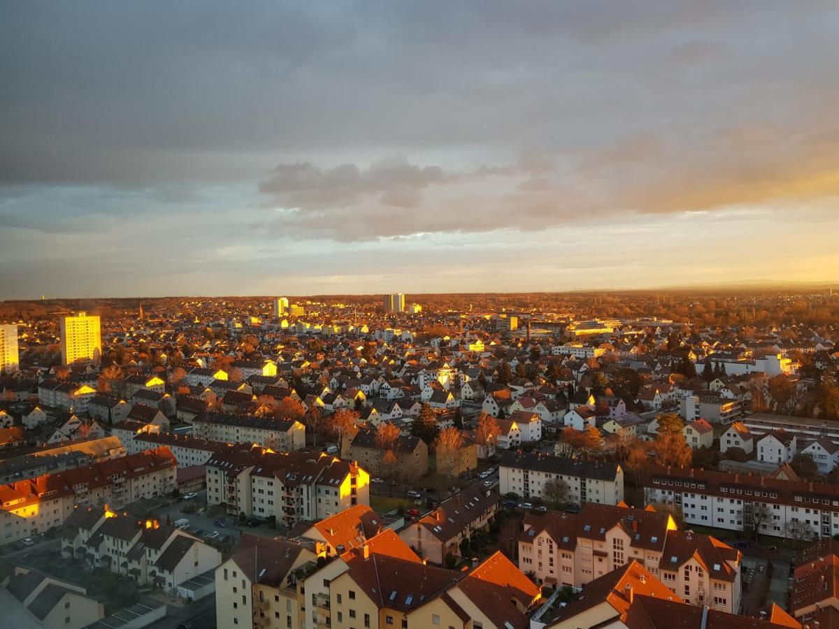 Ueber Den Wolken Und Super Zentral Zwischen Frankfurt Und Darmstadt - 100Qm Langen  Esterno foto
